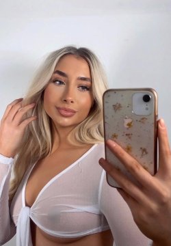 Britt1990 from Ontario,Canada