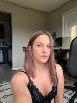 MackenzieChic from Ontario,Canada
